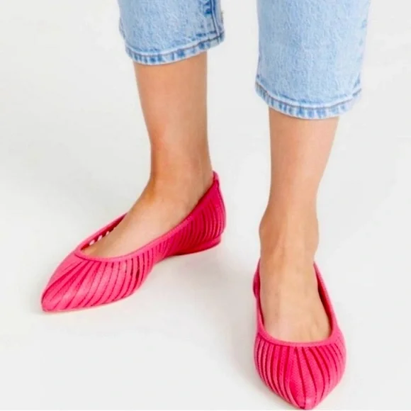 SOLD ❗️ Cult Gaia NWOT Leena Point Toe Flats Size
9.5 NWOT'S - Picture 1 of 7